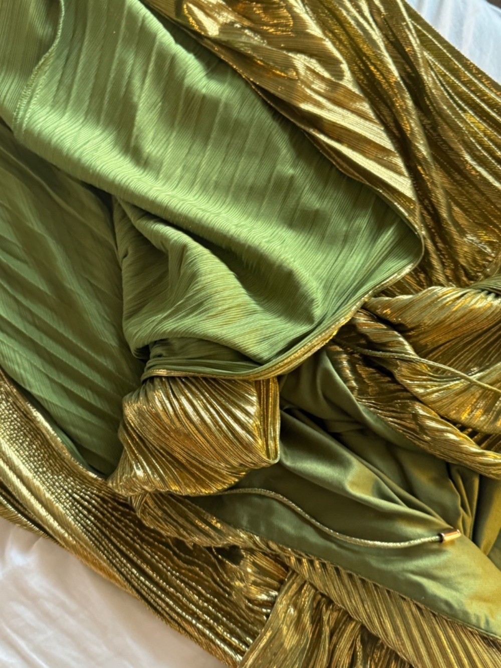 Retrofête Thalia Dress Metallic Peridot - Picture 6 of 9
